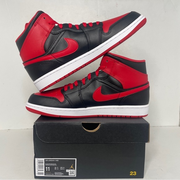 Nike Air Jordan 1 Retro Mid “Alternate Bred” 2022 - Picture 3 of 4
